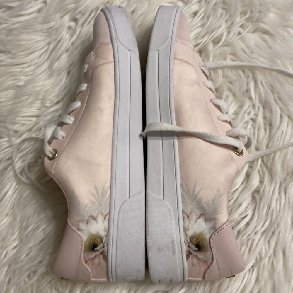 Ted Baker Lylas Snickers size 8 used but in very good condition see all photos - Picture 6 of 12
